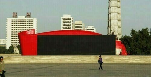 Pyongyang constructs large-scale floating video display on Taedong River