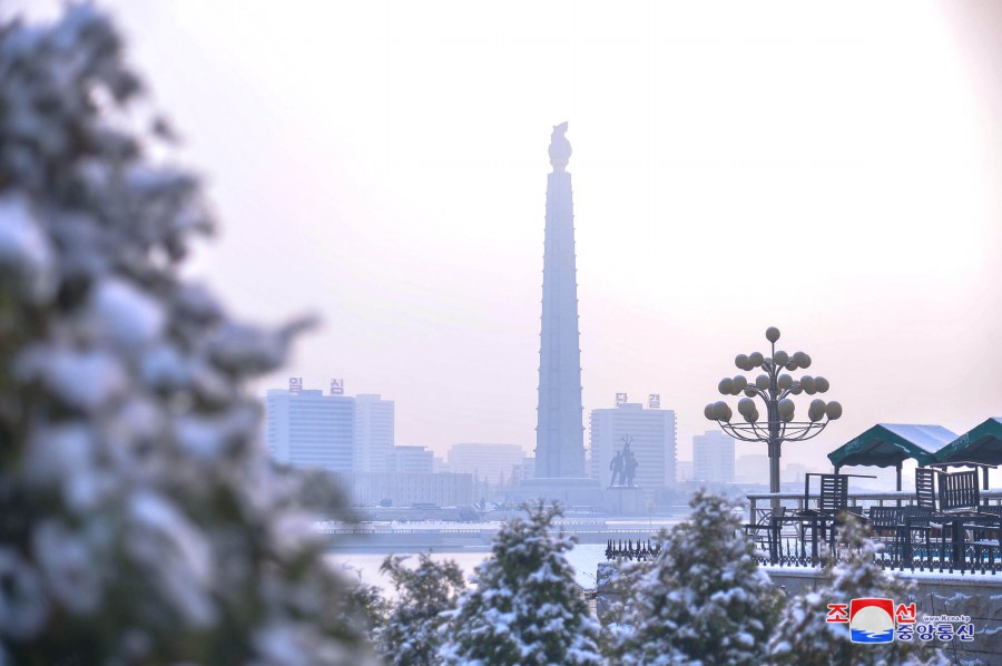 First Snowfall Witnessed in Pyongyang