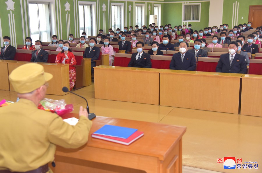 Agricultural Workers Meet with War Veteran in DPRK