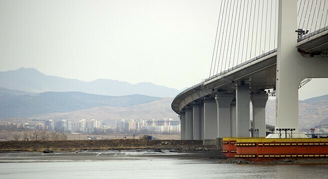 Photos show no progress on North Korea-China bridge