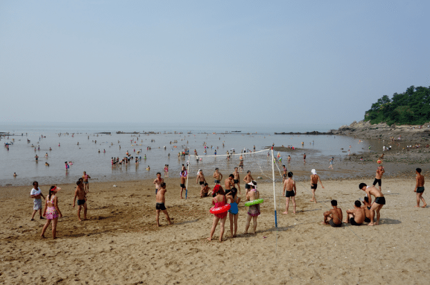 Tourist photos reveal Nampo’s North Korean beach life
