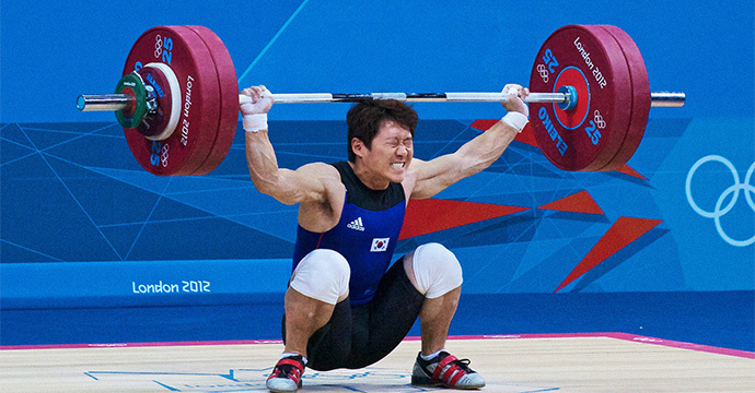 South Korean weightlifters depart for tournament in Pyongyang