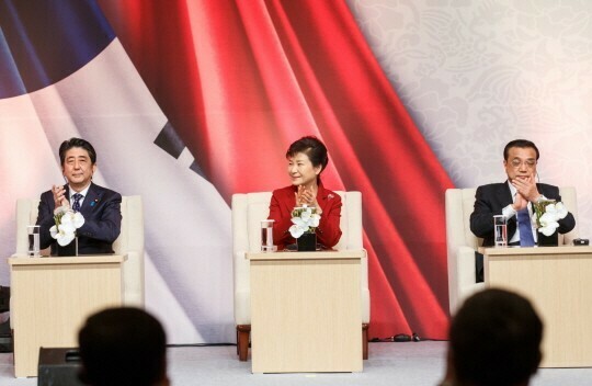 Trilateral summit calls for N.Korean denuclearization