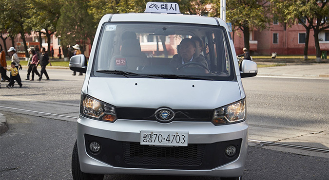 Koryolink cell network starts Pyongyang taxi service, photo suggests