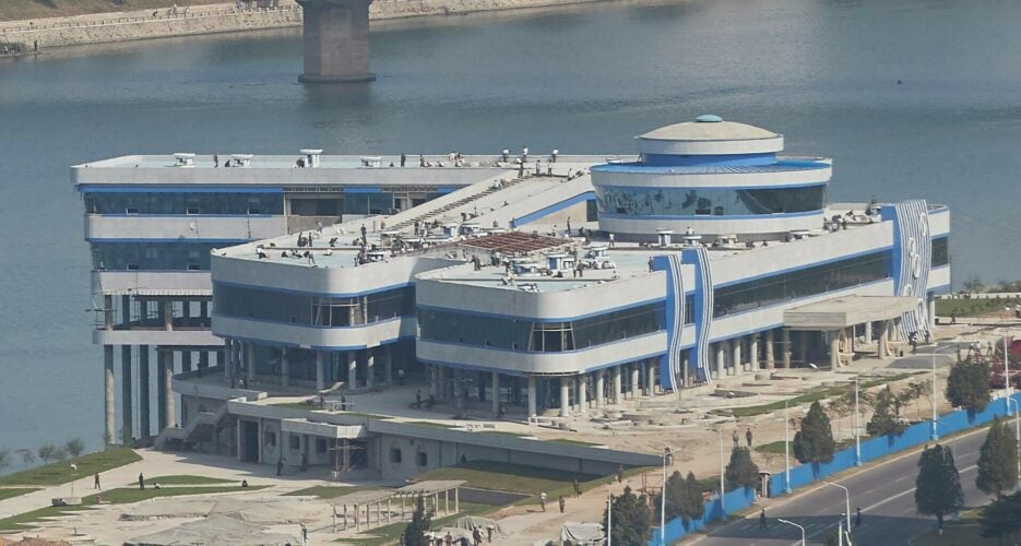 Colossal shopping complex close to completion in Pyongyang