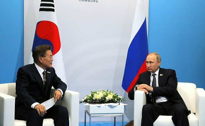 Moon, Putin discuss cutting off North Korea’s oil flows