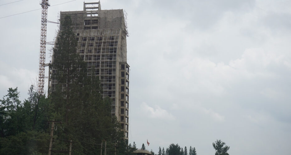 Construction on new sail-shaped tower in central Pyongyang speeds up: photos