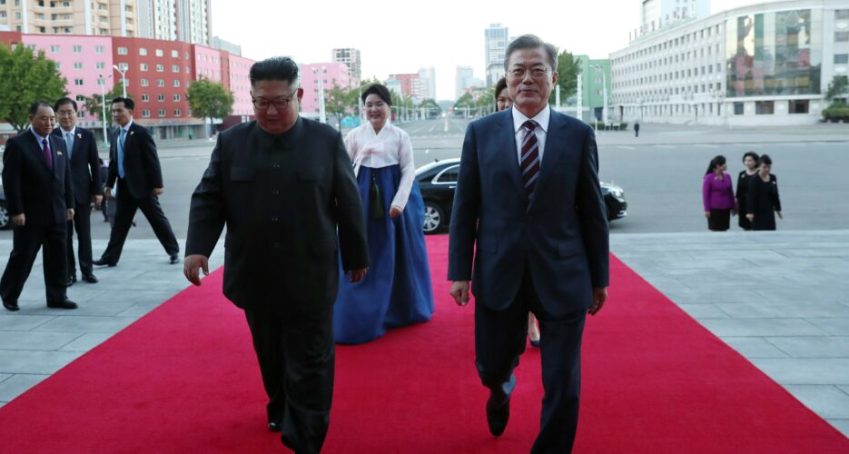 Leaders of the two Koreas begin second day of talks in Pyongyang