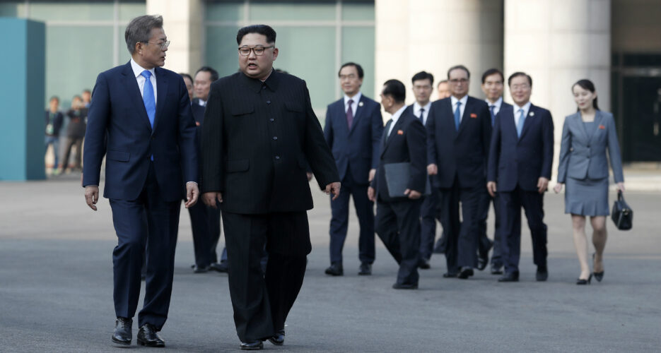 Seoul to send 200-member delegation, business people to Moon-Kim summit