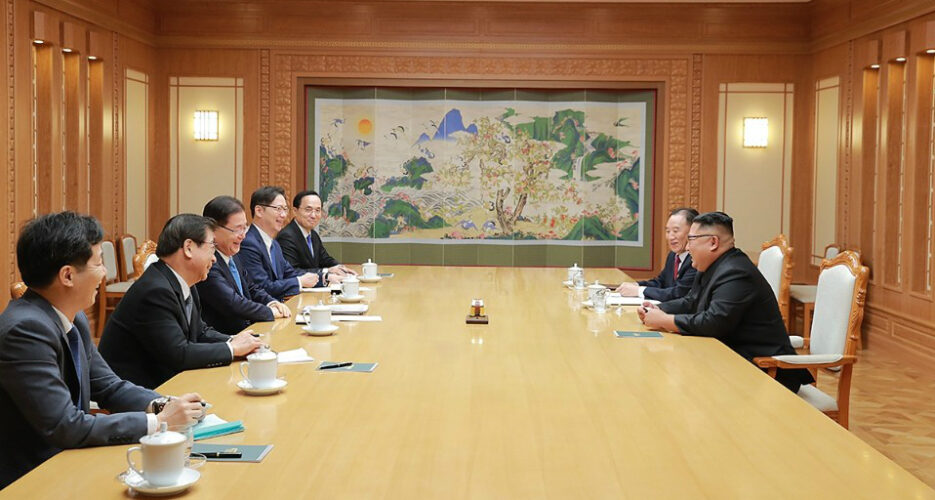 Kim Jong Un meets South Korean delegation, receives letter from Moon