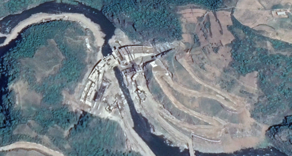DPRK highlights progress on major infrastructure, energy project near Tanchon