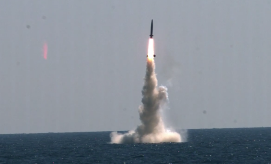 북한은 그들의 잠수함 미사일은 남쪽보다 크게 뛰어나다 고 말합니다