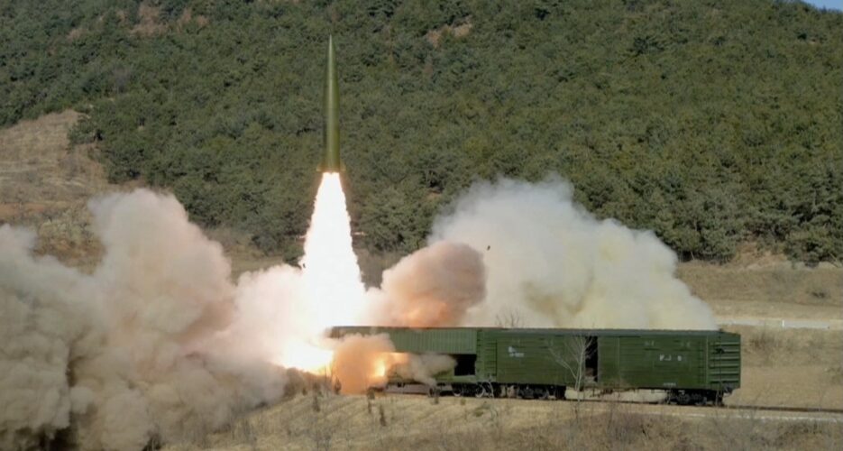 La Corée du Nord a de nouveau testé des missiles balistiques lancés par train