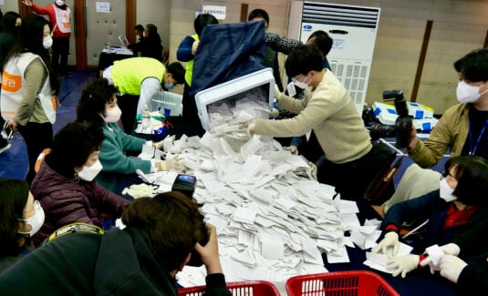 북한에 물어보세요: 남한에서 처음으로 투표를 했을 때 기분이 어땠나요?