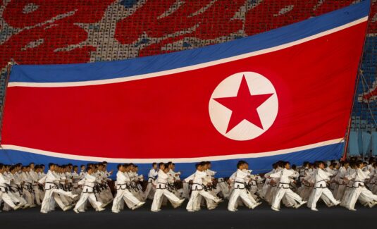 스포츠의 영광: 스포츠 강국이 되려는 북한의 실패한 노력 속으로